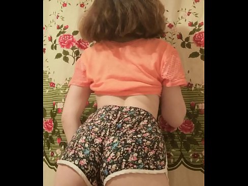 ❤️ Seksīga jauna skaistule izģērbjas no šortiem kamerā ❤❌ Kaltais porno pie mums ❌️
